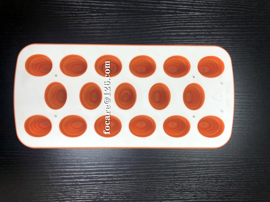two color collapsible ice cube tray mold